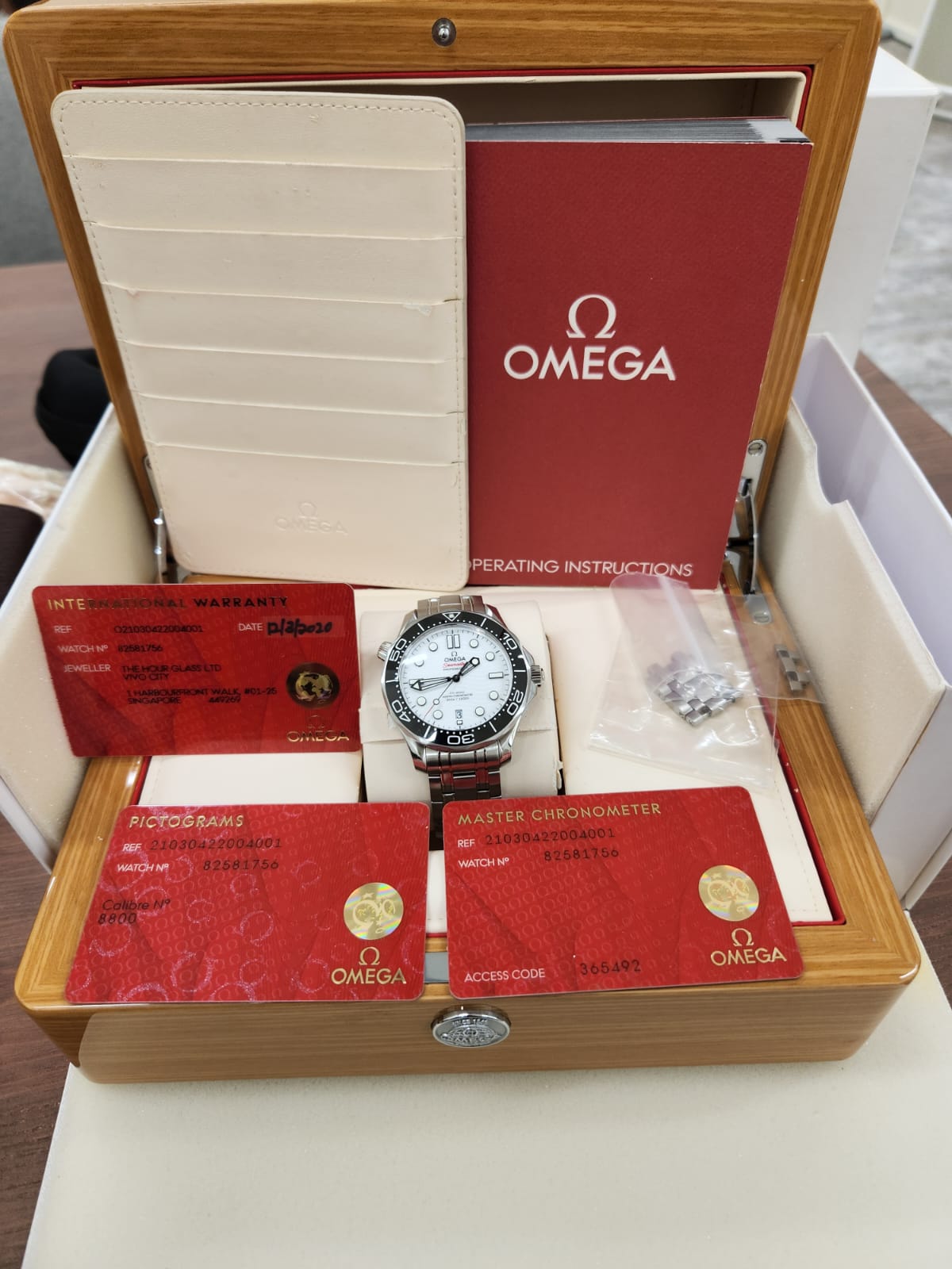 Pre-owned Omega Seamaster 300