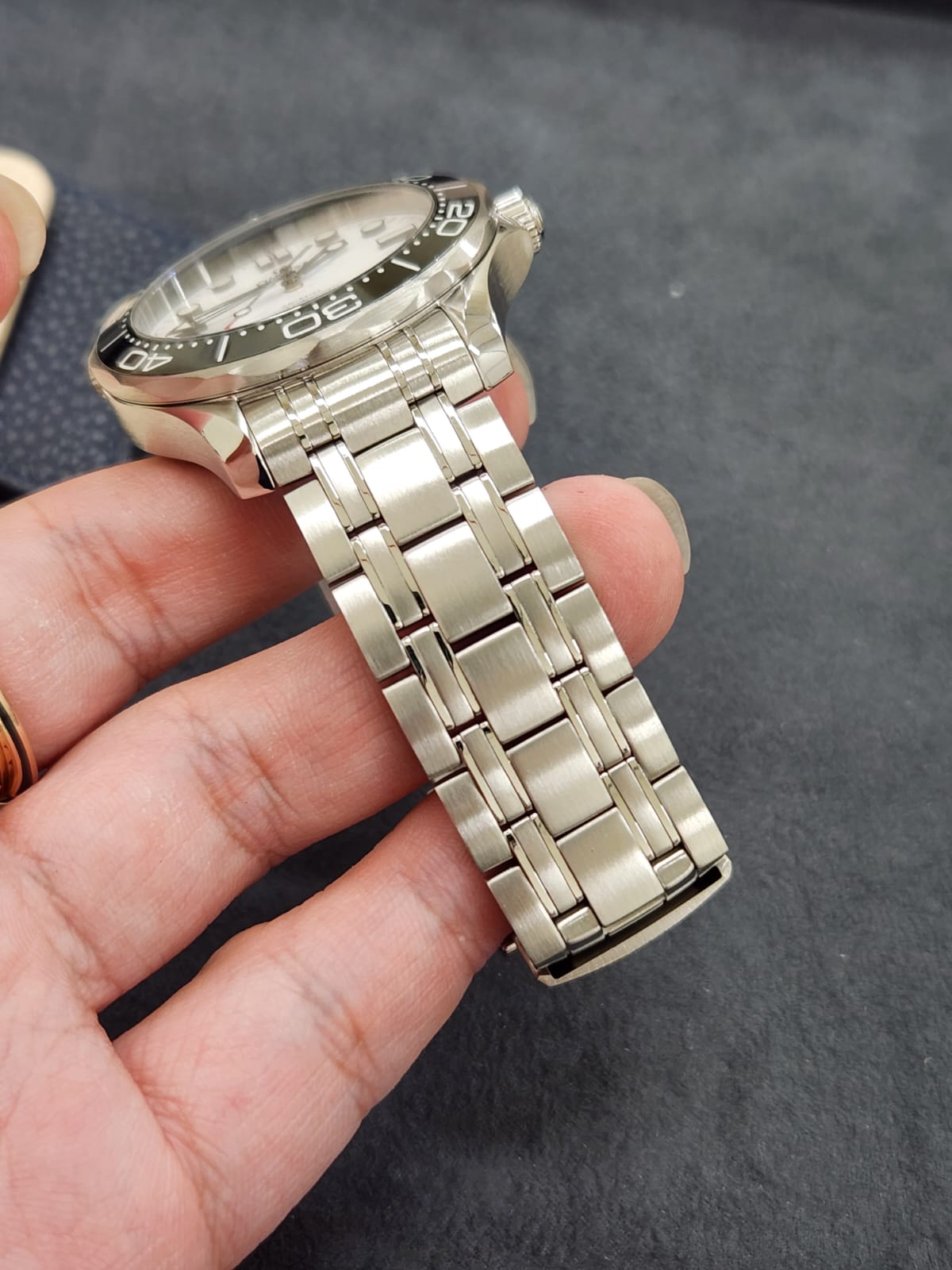 Pre-owned Omega Seamaster 300