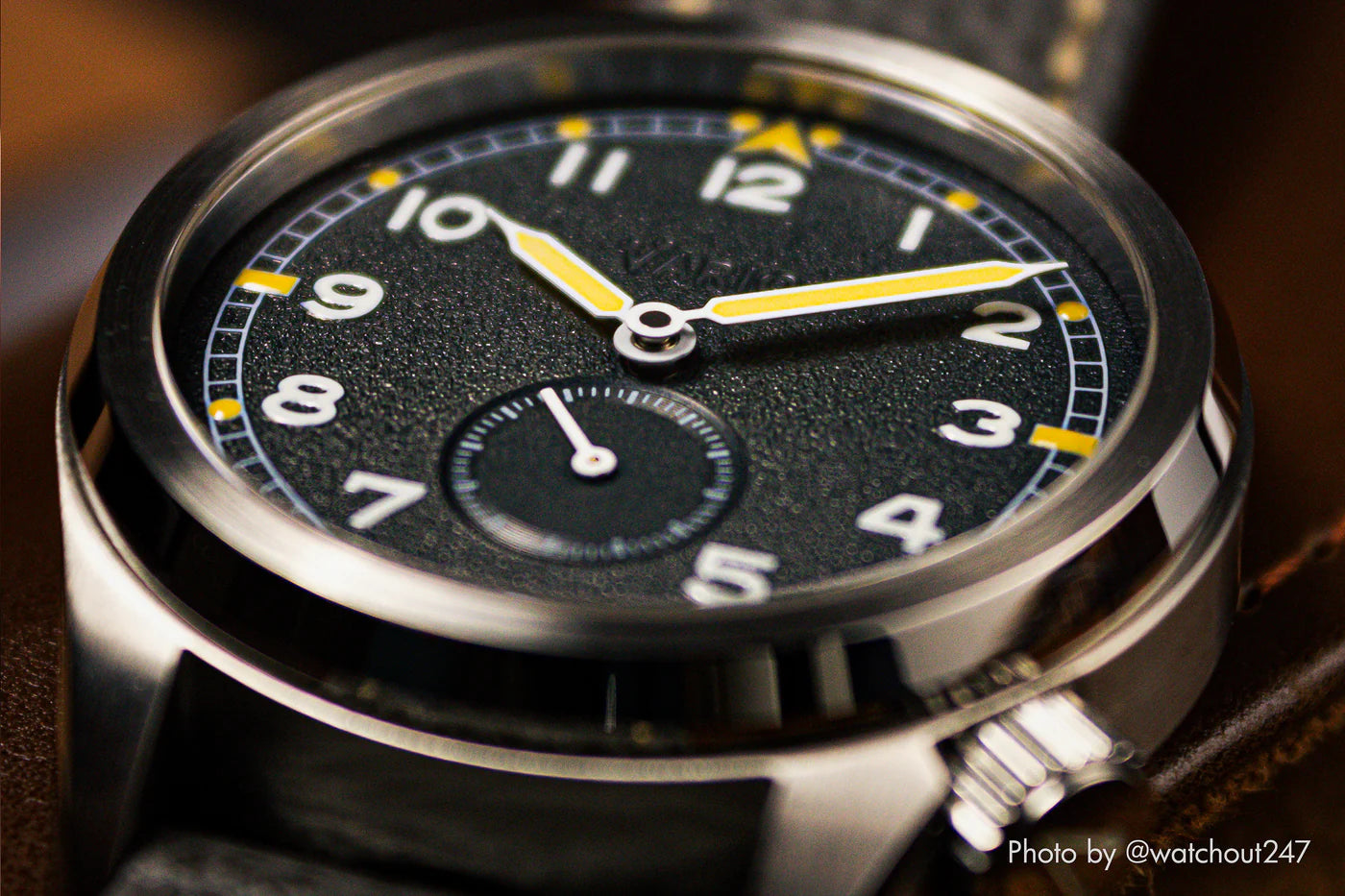 Vario 1945 D12 Raven Black Field Watch