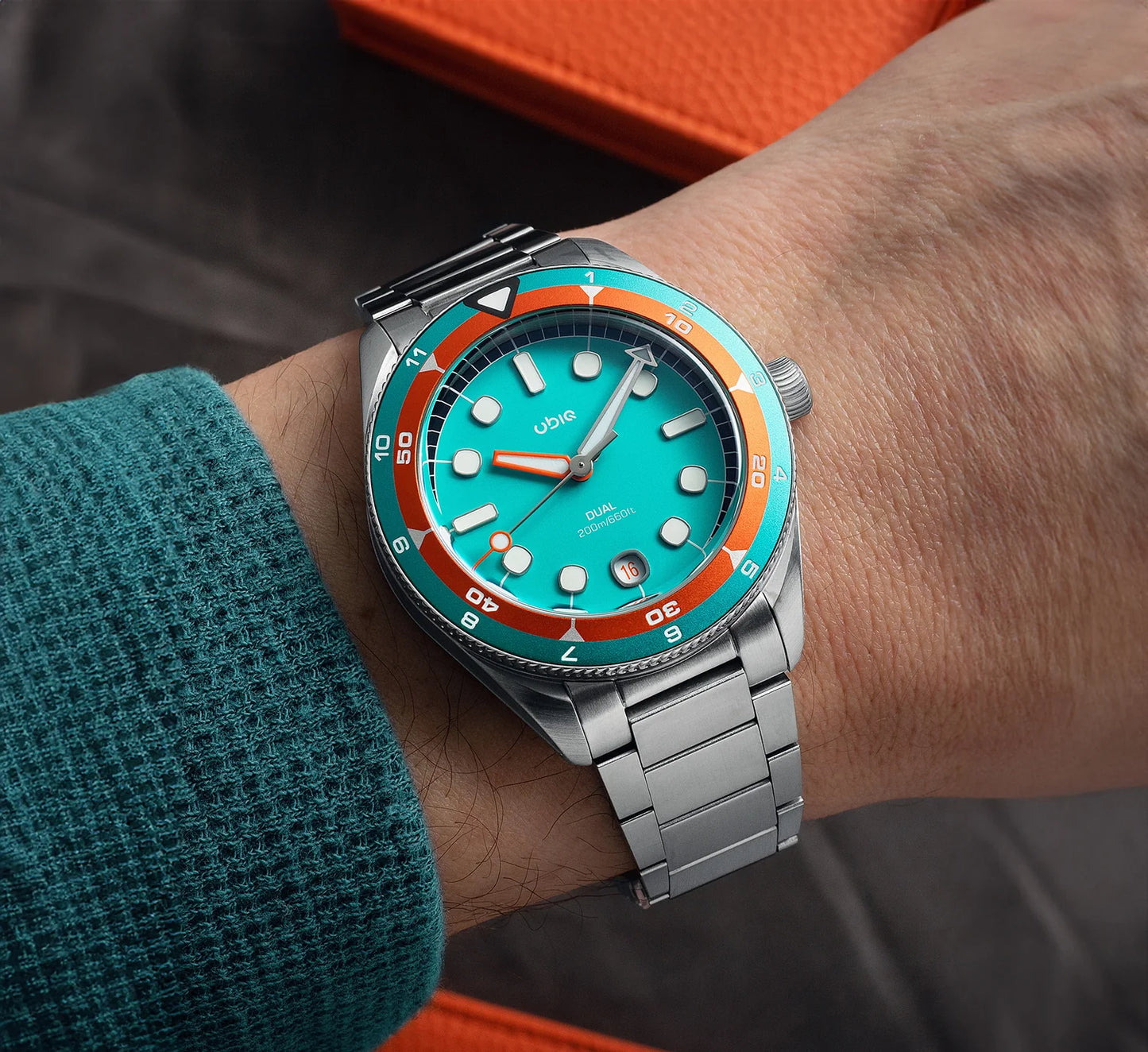 Ubiq- Dual Seaset