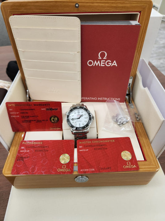 Pre-owned Omega Seamaster 300
