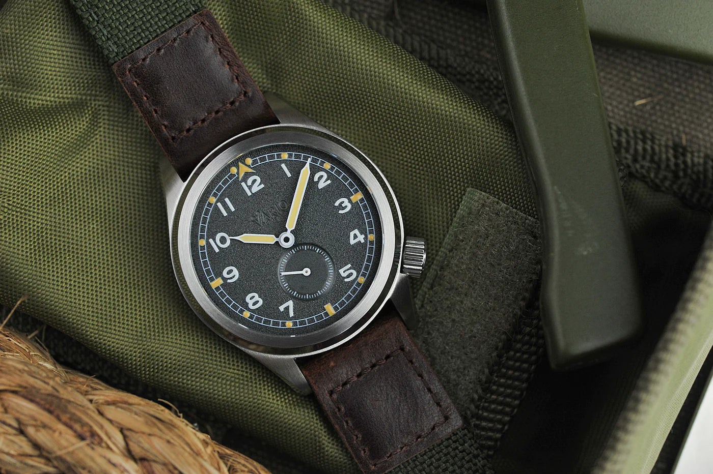 Vario 1945 D12 Shadow Grey Field Watch