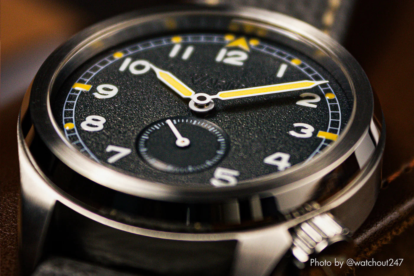 Vario 1945 D12 Raven Black Field Watch